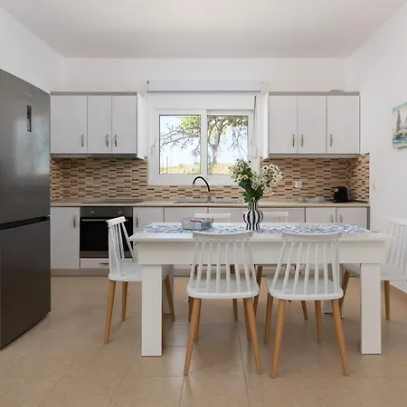 Mare 300m From The Villa Gennadi